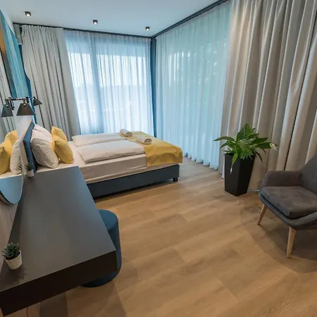 Bj81 Suite Hotel Siofok Room photo