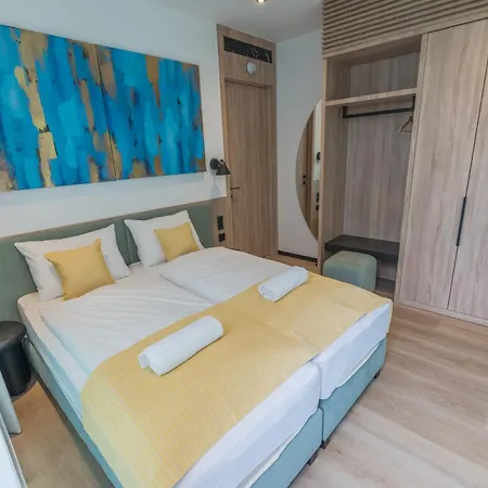 Bj81 Suite Hotel Siófok Extérieur photo
