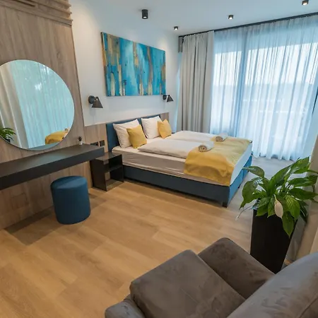 Bj81 Suite Hotel Siófok Extérieur photo