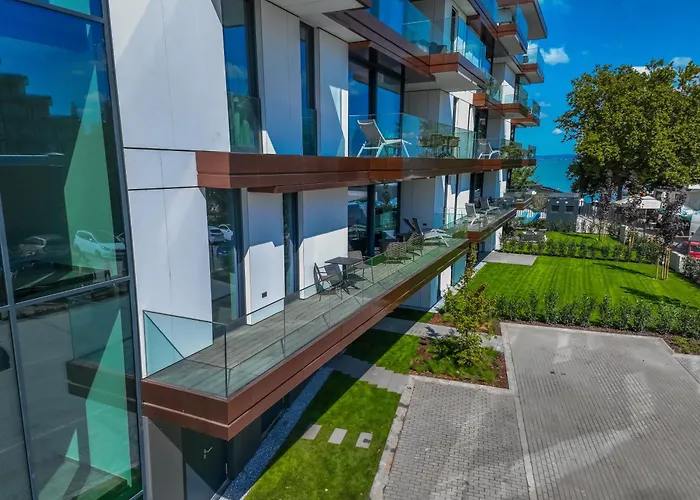 Bj81 Suite Hotel